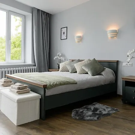 Apartment Chic & Cozy In The Heart Of